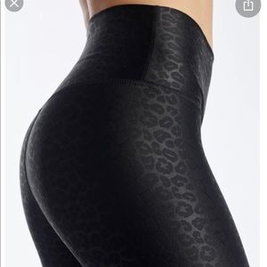 DYI SPORT Leopard Embossed Black Leggings